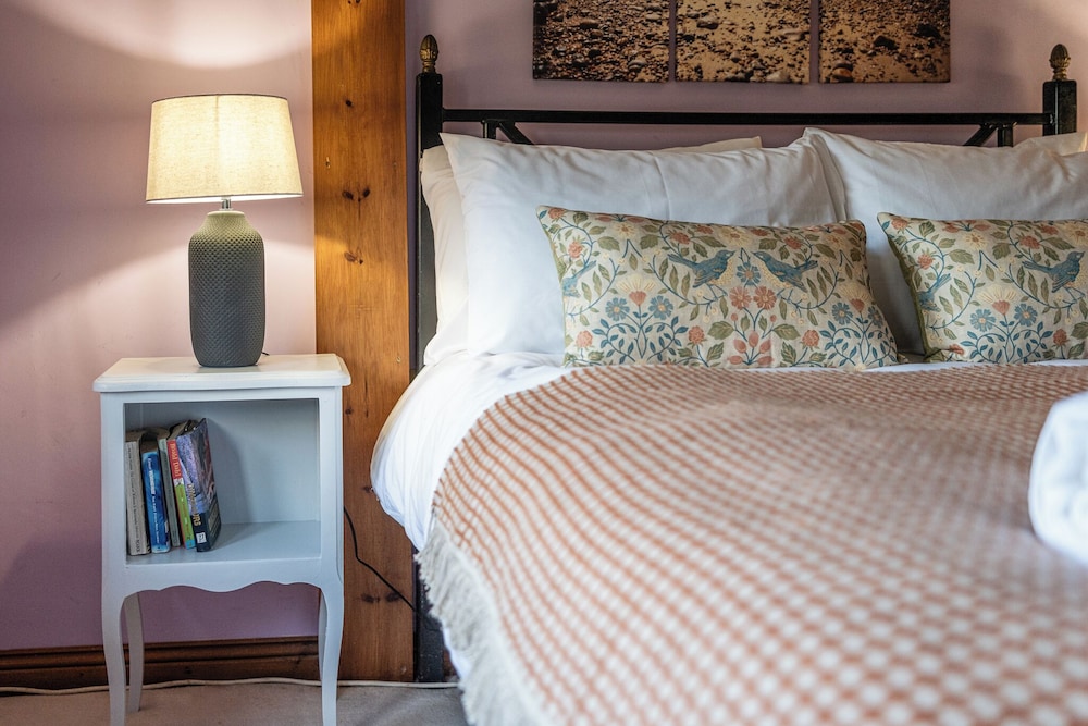 The Threshing Barn-Stunning 5 BD Retreat