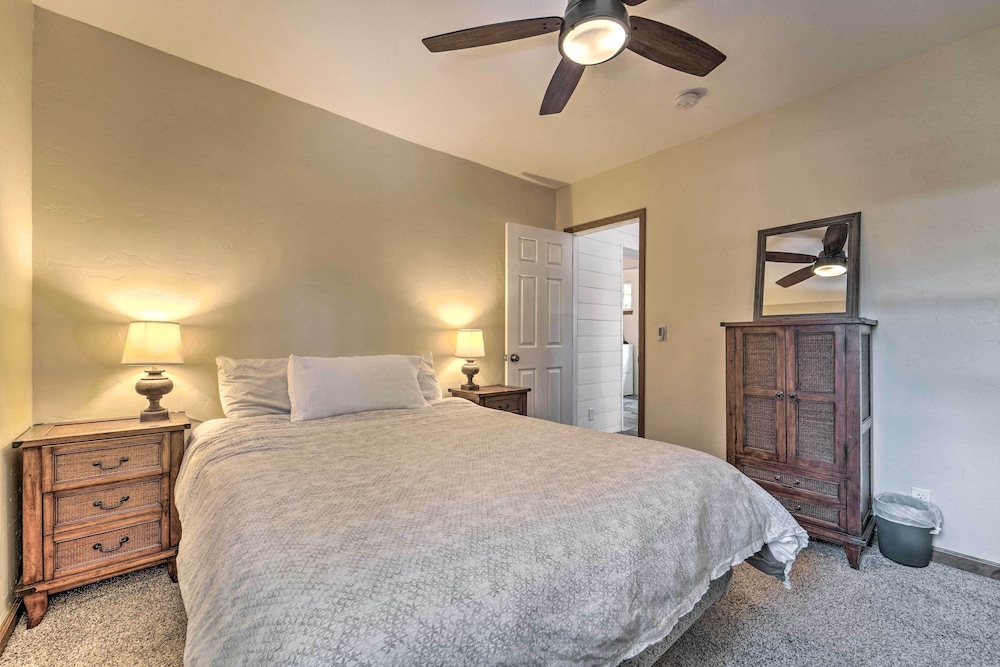 Truckee Cottage w/ Fenced Yard & Lake Donner Views view 3
