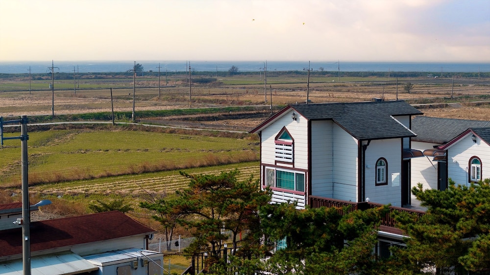 Ganghwa Aboha Pet-friendly Pension