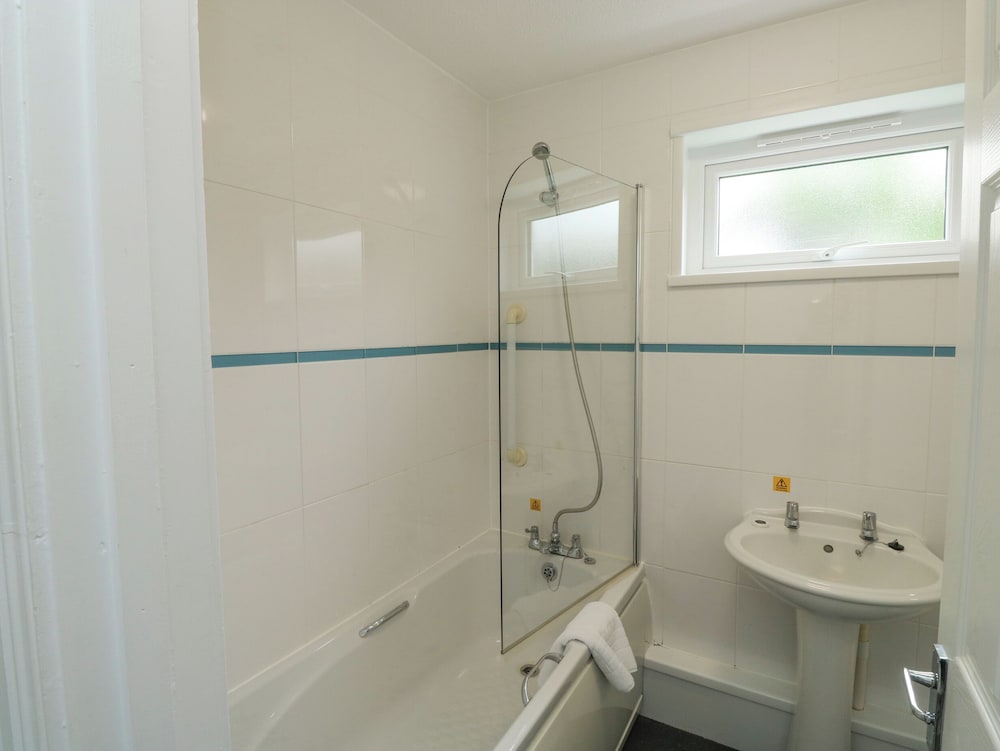 Harcombe House Bungalow 1