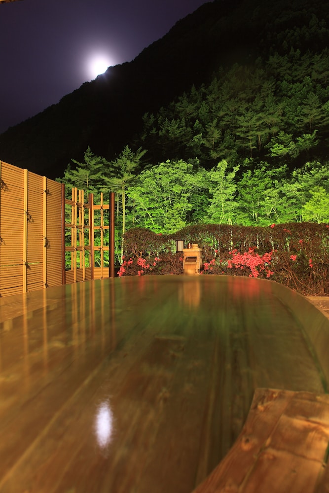 Nishiyama Onsen Keiunkan 13