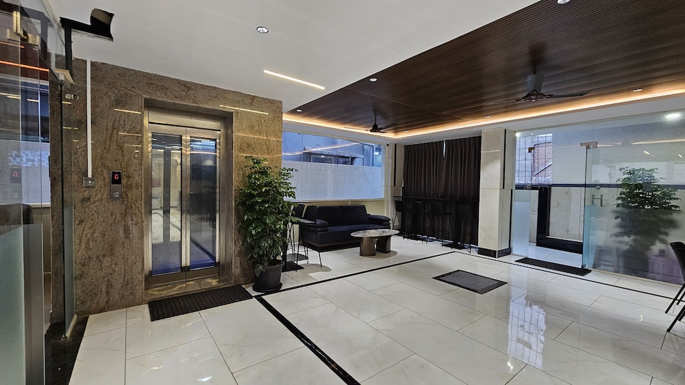 Karan Luxury CoLiving