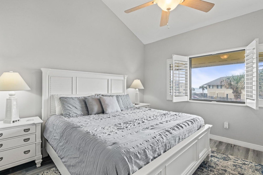 Blessed By The Sea Crescent Beach Activities 2 Bedroom Home