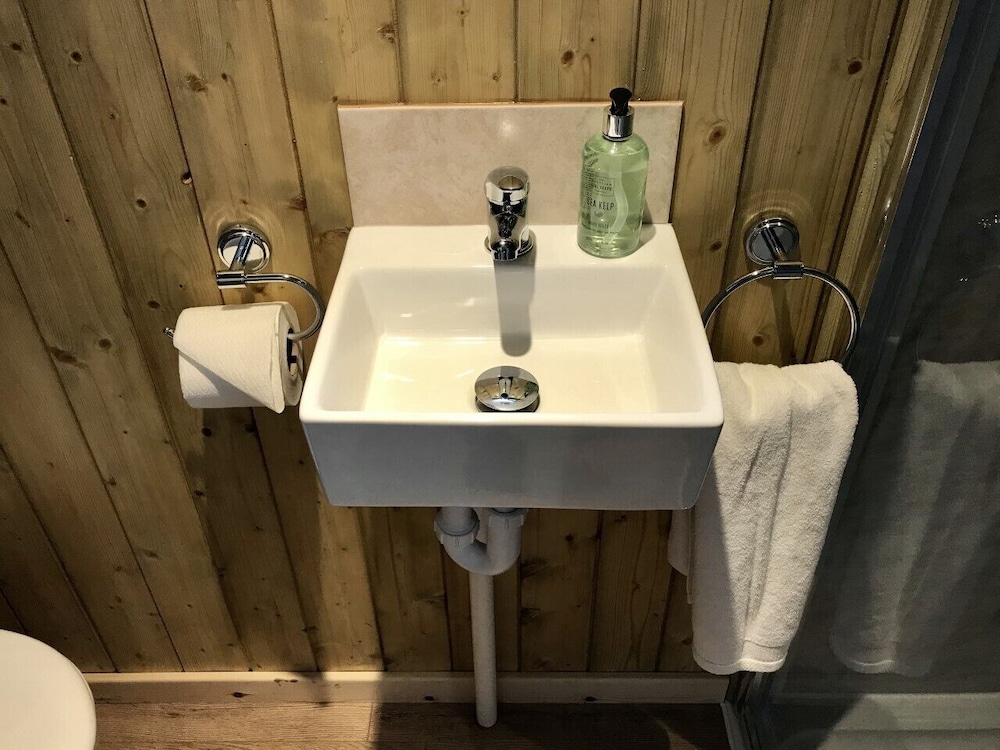 Highland Bear Lodge & Luxury Bear Huts