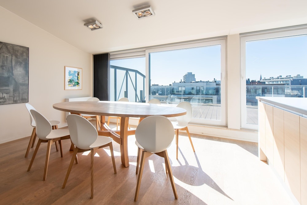 Central Flat With Sunny Terrace