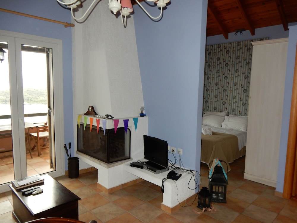 Apelon Tiritas Villas photo 4