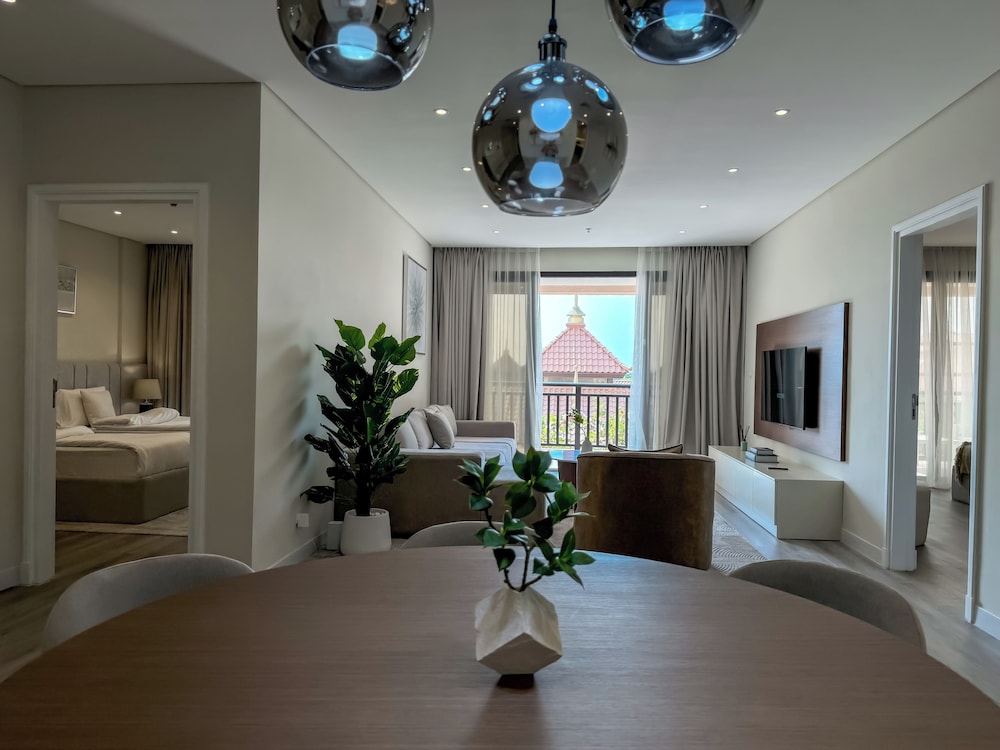Resort Apartments - Royal Amwaj North