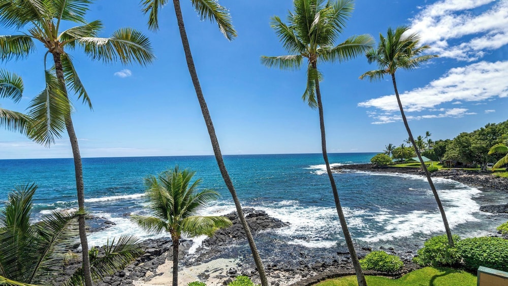 Ocean Front With Private Lanai - In-unit AC - Vrkcv