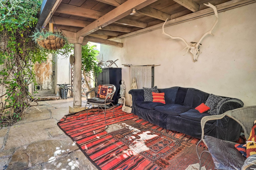 Hotel Centrally Located Santa Fe Studio Near Town! - Image 1