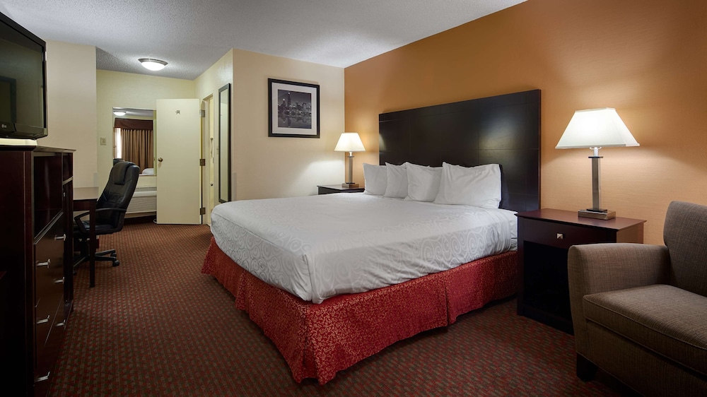 St. Charles Vacations - Best Western Inn of St. Charles - Property Image 13