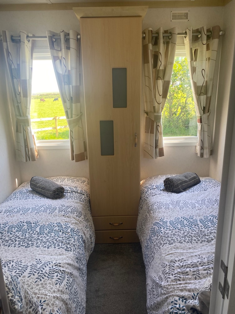 Coastal Chalet in Tudweiliog, Pwllheli