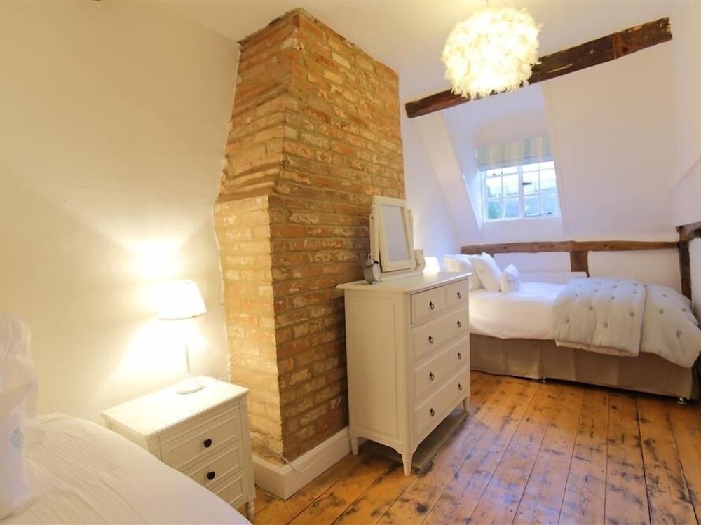 One Masons Court view 3