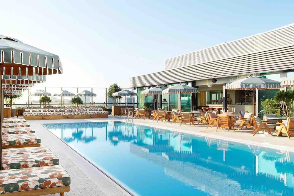 swimming pool