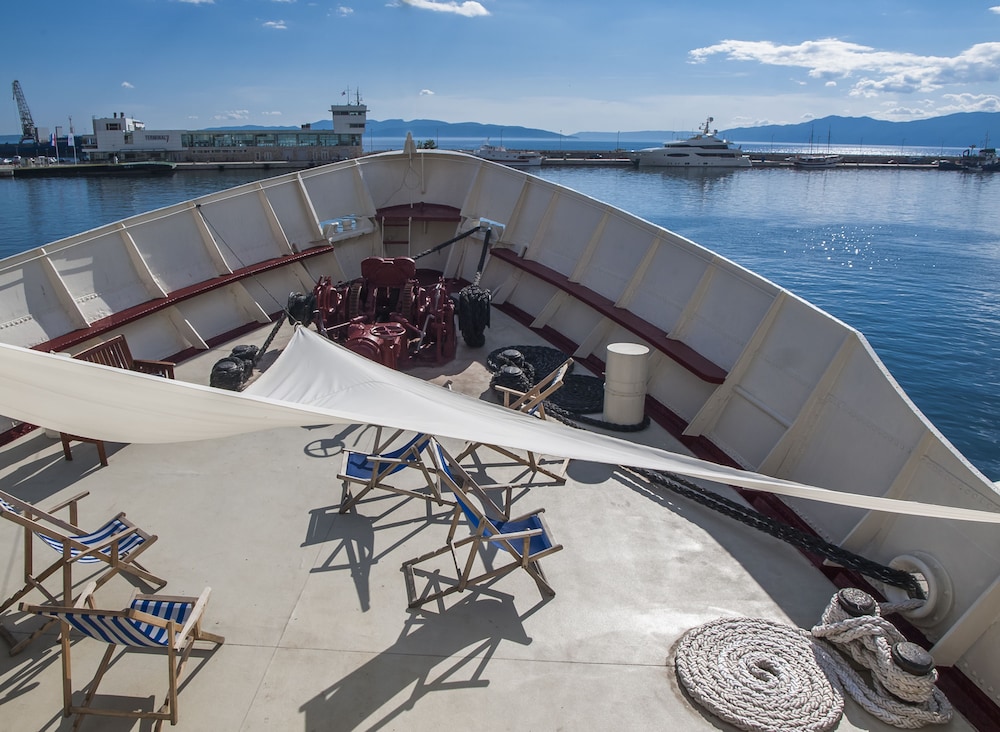 Botel Marina - Hostel