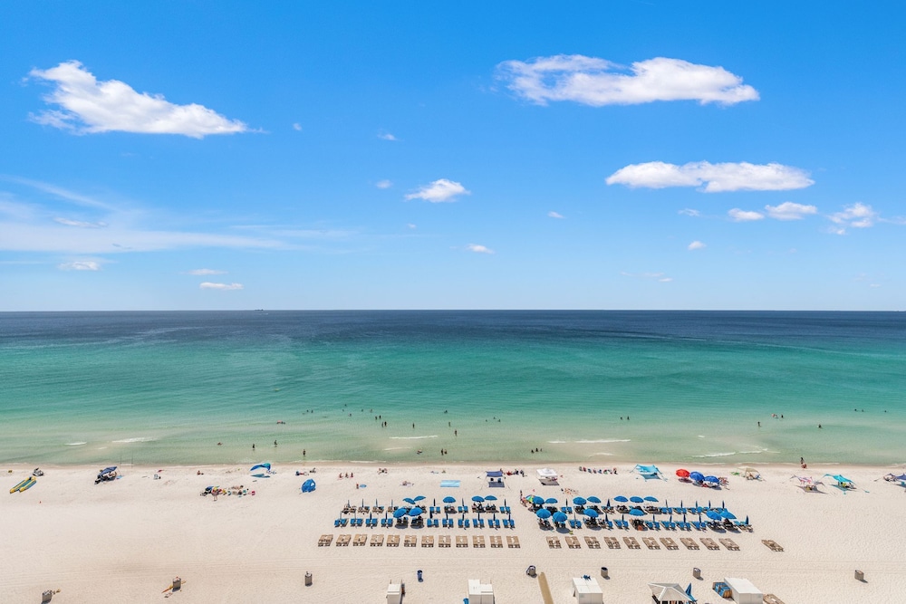 It Doesnt Get Any Better Than This! 2BR 2BA Sleeps 8 Beachfront!