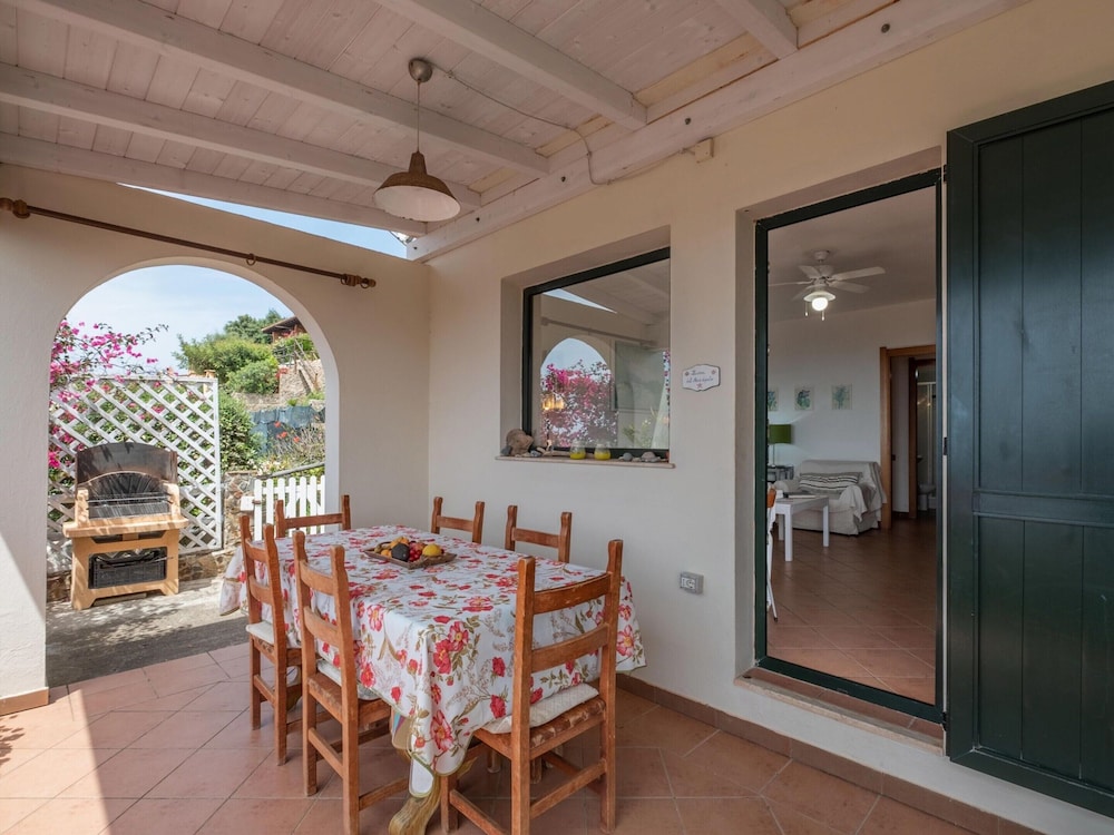 Picturesque Flat With sea View photo 3