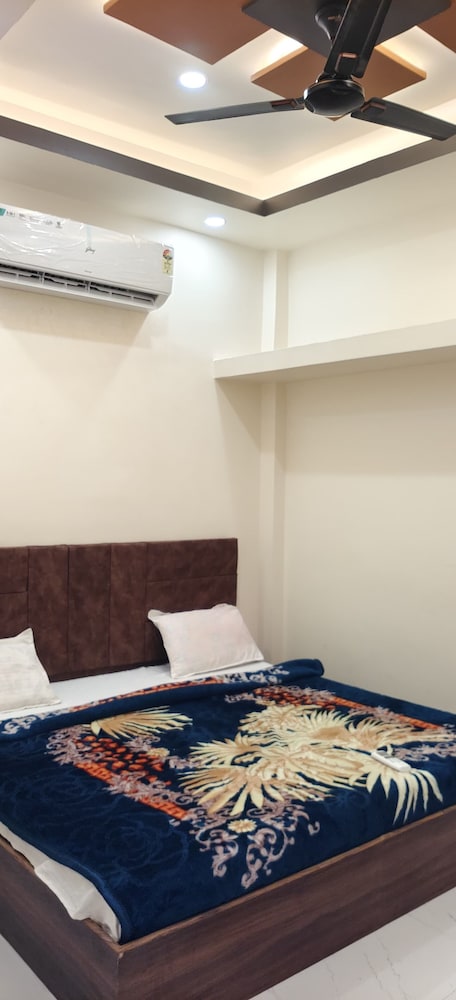 Shri Anant Mahadev Guest House