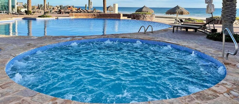 Oceanfront Condo With Astonishing View Private