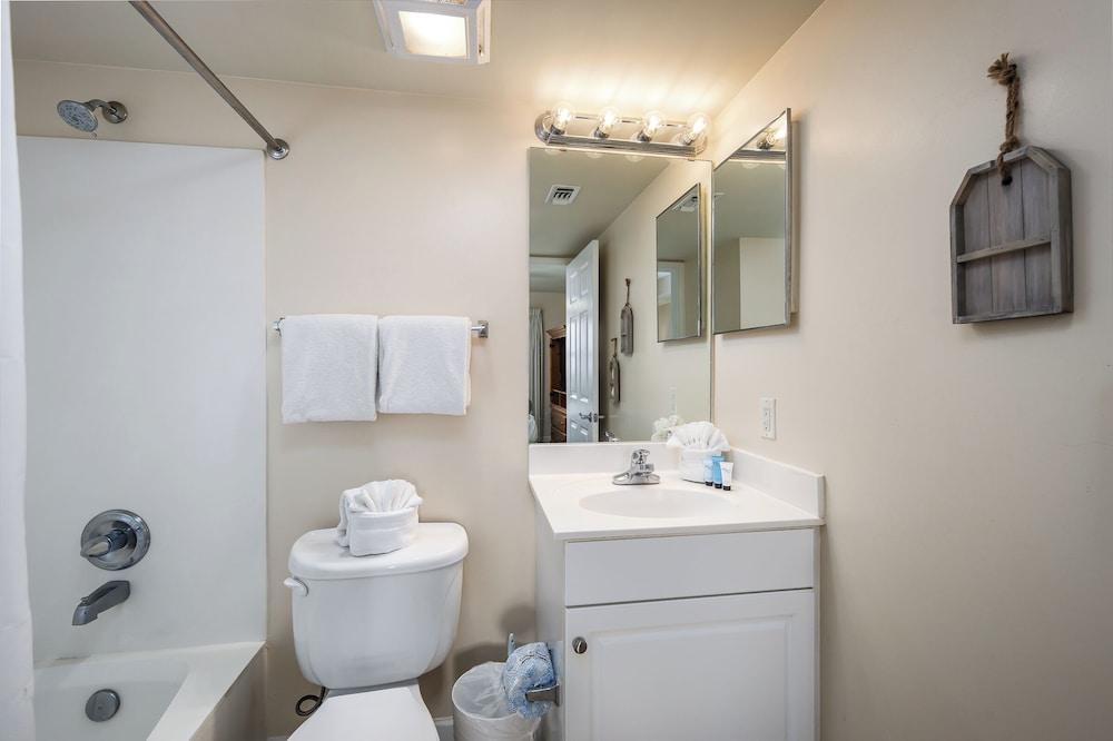 Pelican Isle 412 by Brooks and Shorey Resorts