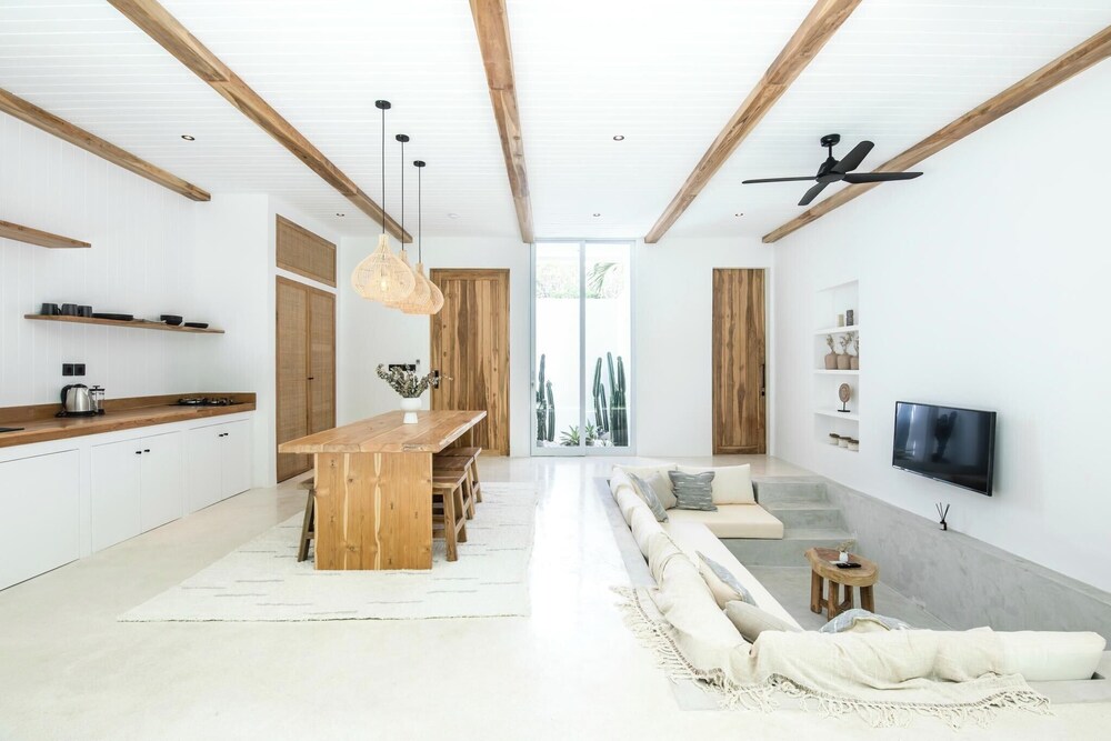 Chic 2BR Villa, 5min to Bingin's Coastal Bliss