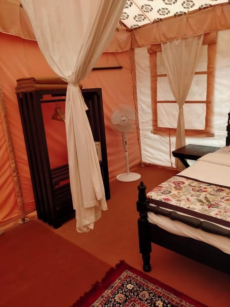 Dhora Desert Resort & Spa By Eight Continents