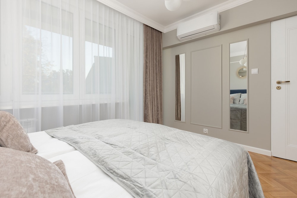 Apartment in the City Centre by Renters view 4
