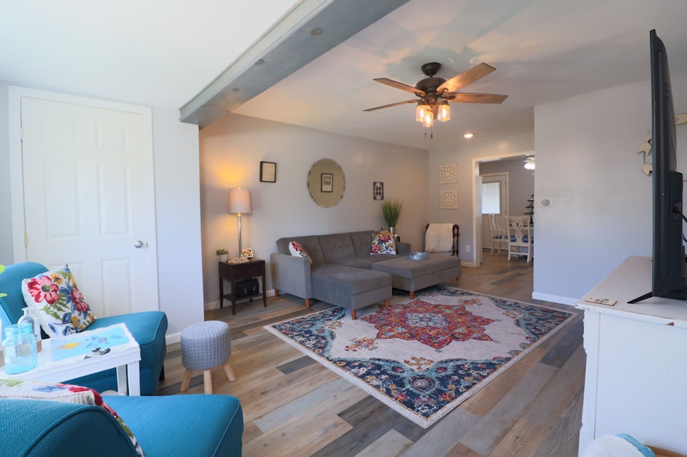 One-of-a-kind Home Near Moody Gardens