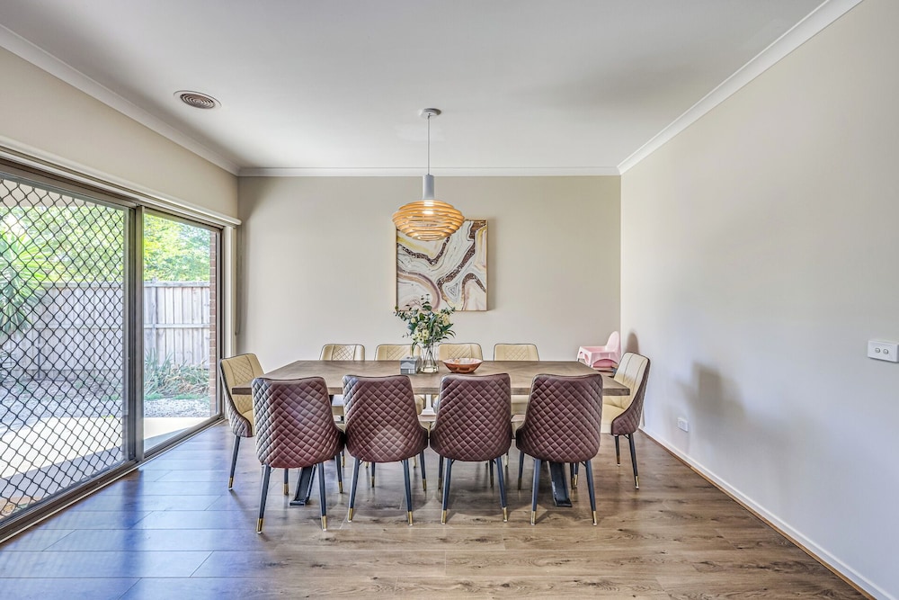 StayAU Pakenham 5 BRM Oasis Pet-friendly