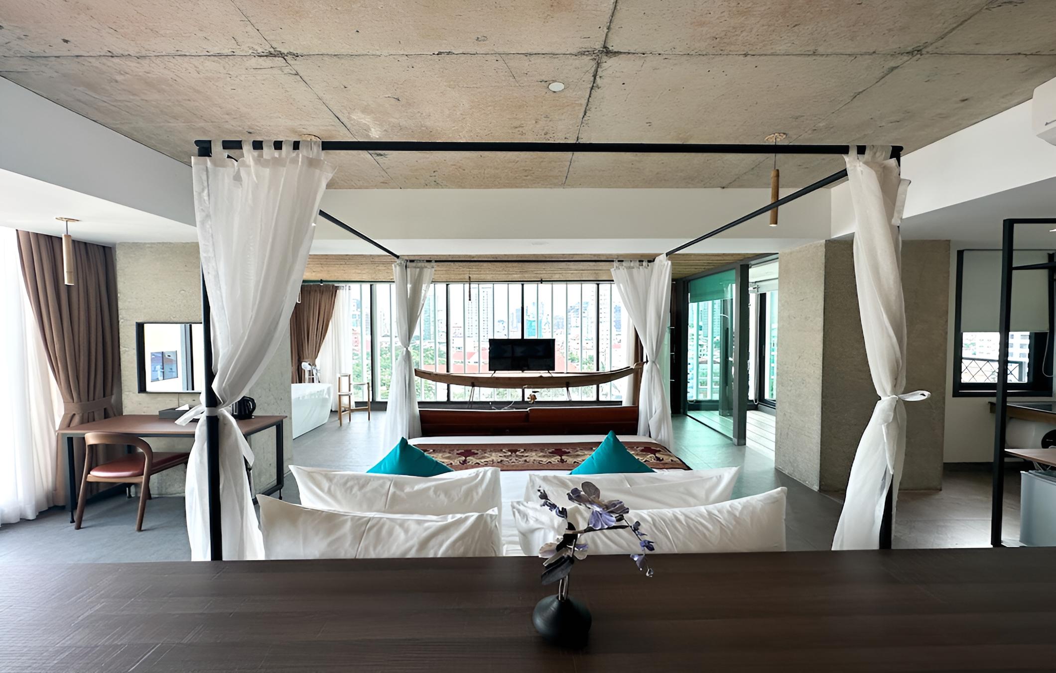 Royal Palace Suites Hotel by Caerus view 5