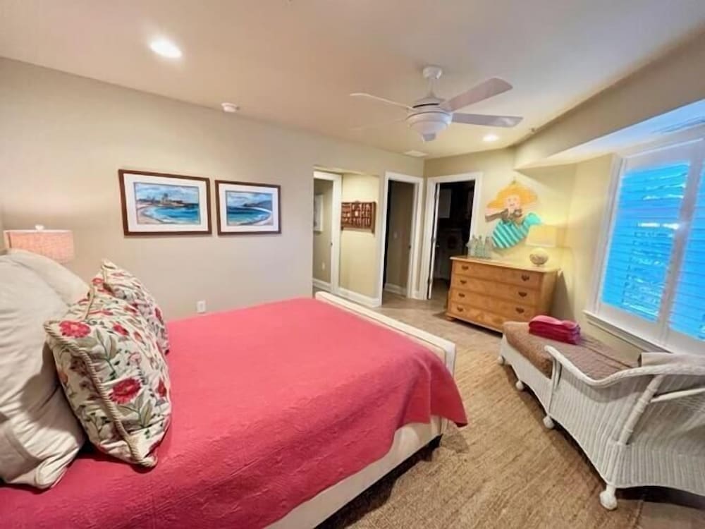 Blacstone Avenue 38285