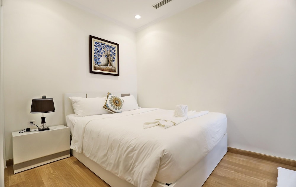 Bom Homestay Vinhomes Times City