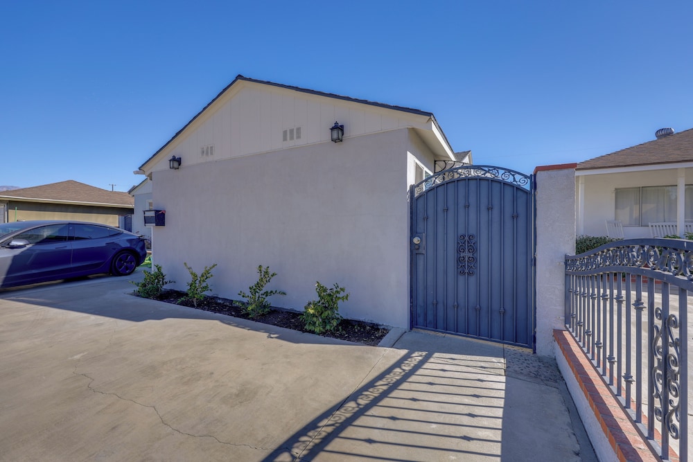 35 Mi to LA: Modern Apartment in Chino!