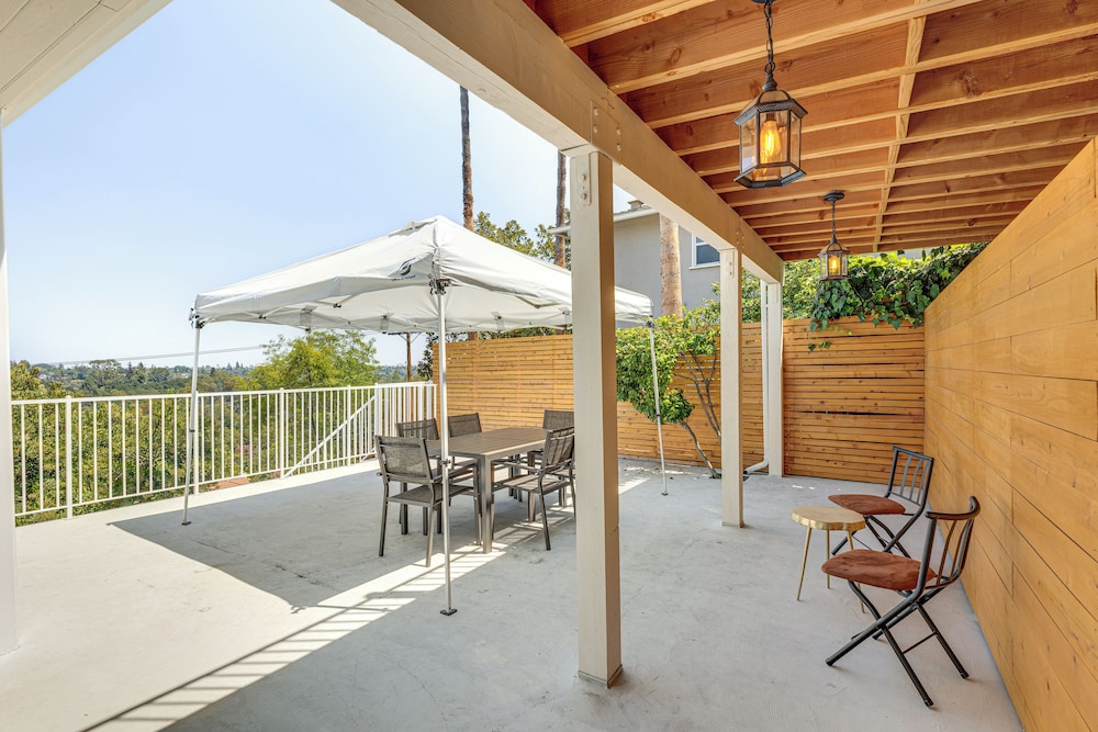 2 Mi to Rose Bowl Stadium: Mtn-view Gem w/ Patio