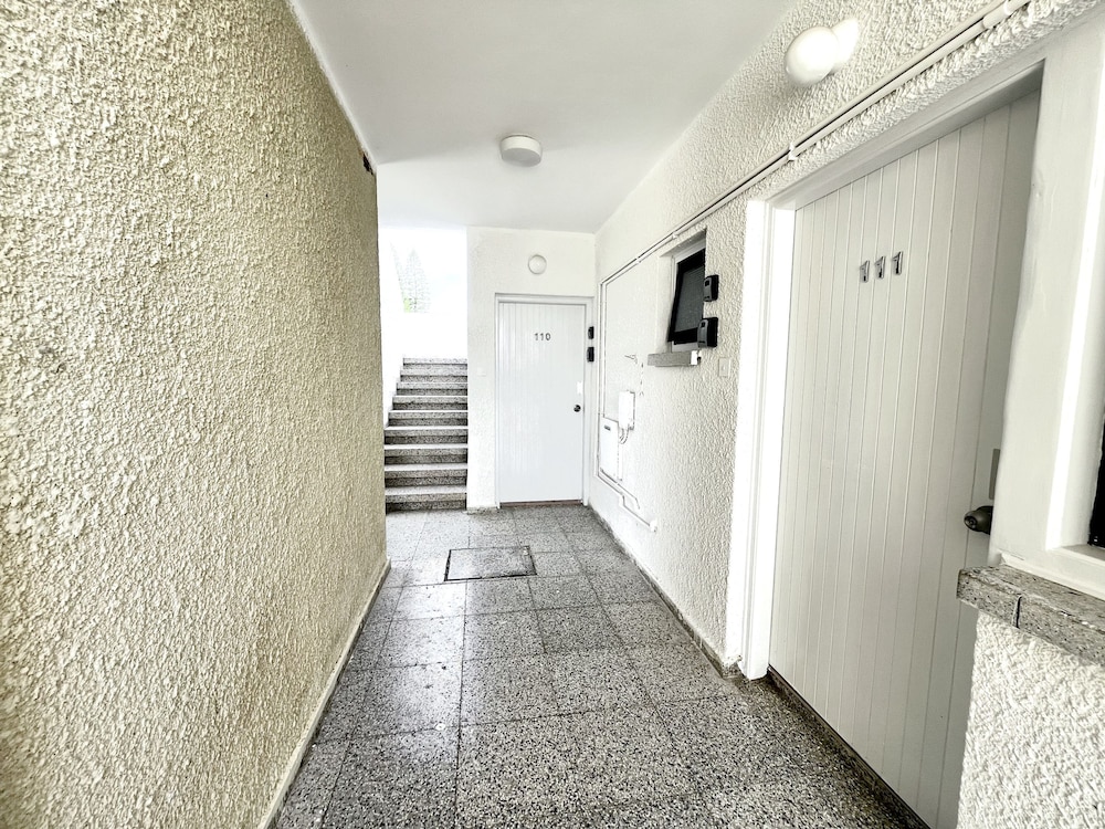 79 AN - Stay Nissi Chrysland Studio 111