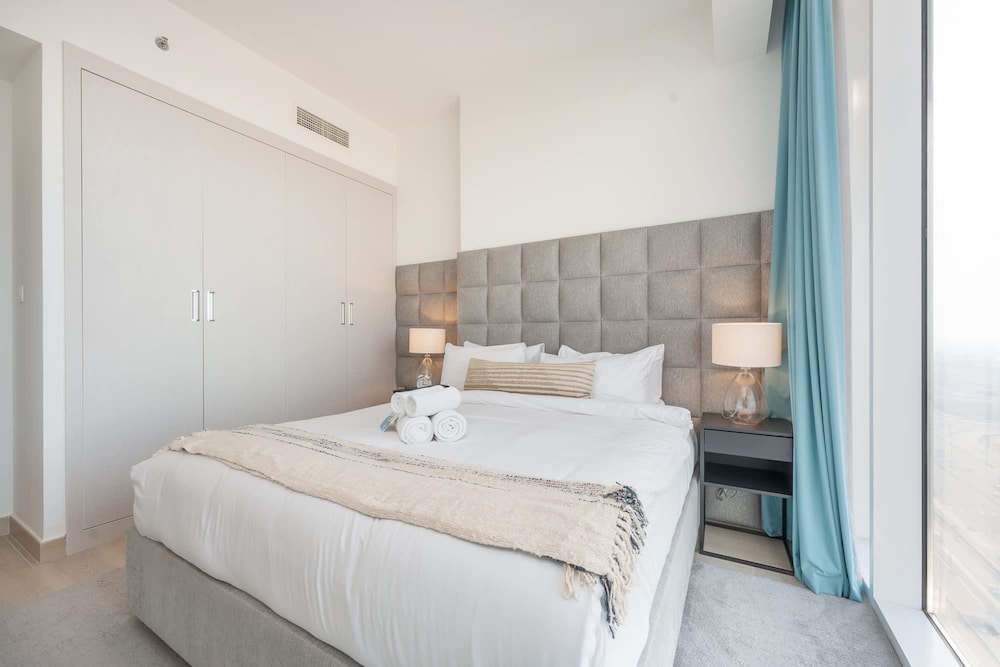 Sophisticated 1 Bedroom Apartment in Bloom Tower B