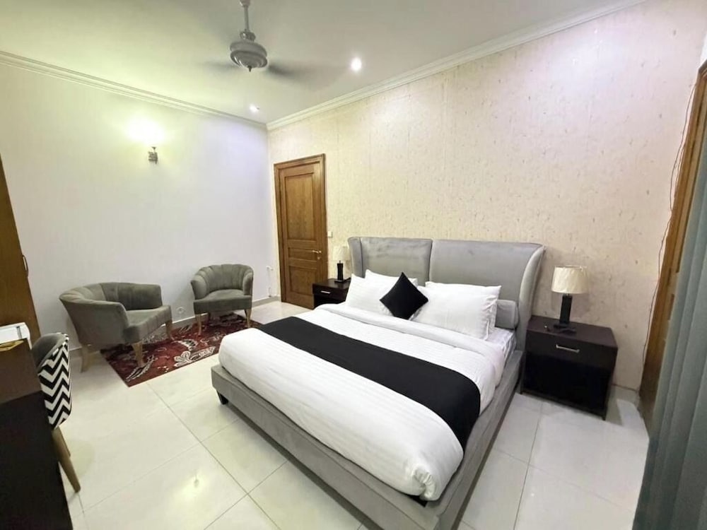 Rhodium Hotel ONE