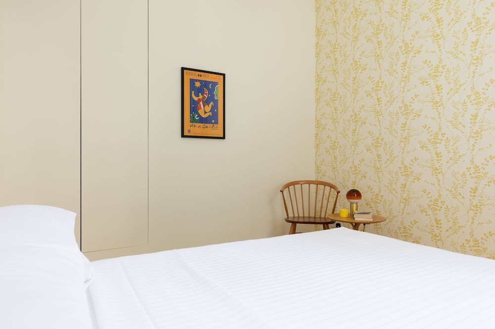 Bury Place by Onefinestay