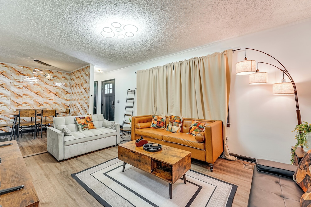5 Mi to Town: Pet-friendly Retreat in Marietta!