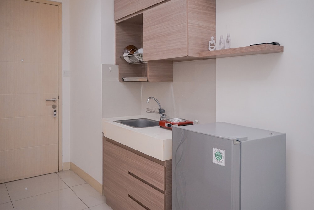 Modern And Homey Studio Apartment Tree Park City Bsd