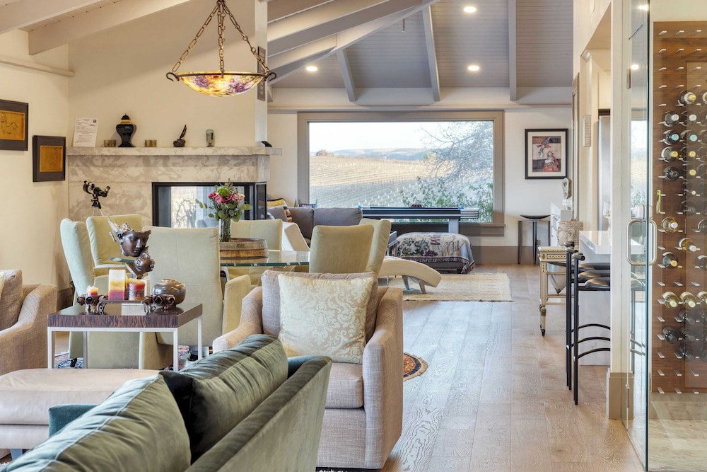 Private Pool, Firepit & Wine Room Near Top Paso Wineries Devi Ranch