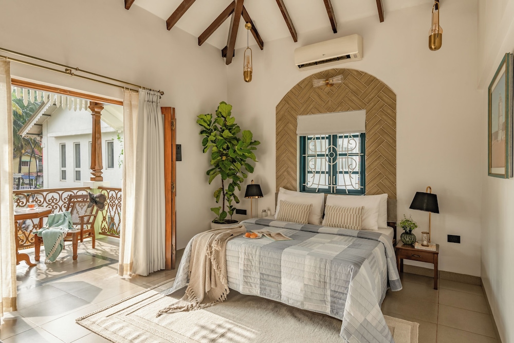 Sanctuary by RÊVE Escapes - Premium 3 BHK Villa Near Morjim Beach
