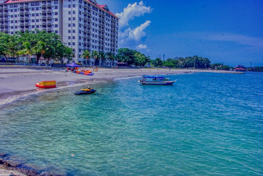 Hotel AlexaPD Private Water Chalets - Image 1