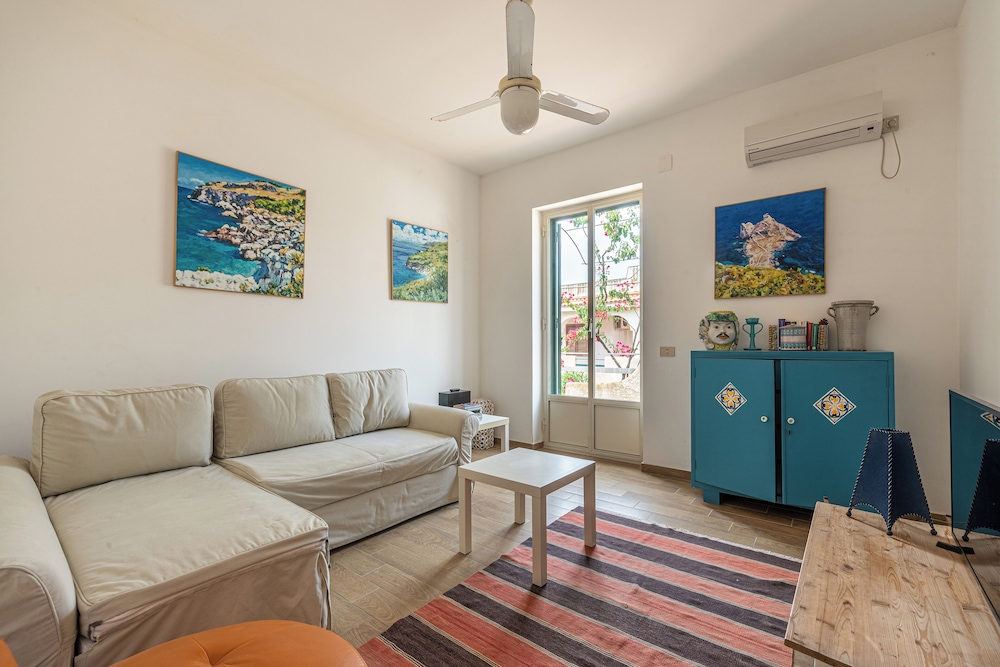 Isola delle Femmine Apartments by Wonderful Italy