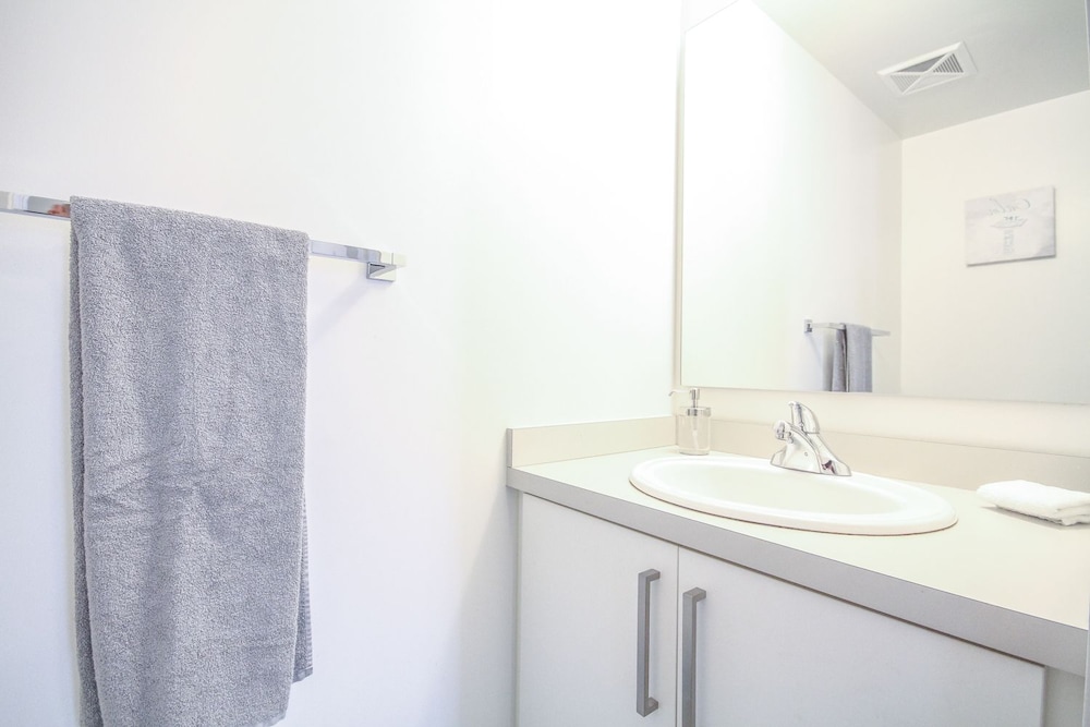 Sarkar Suites - Entertainment District