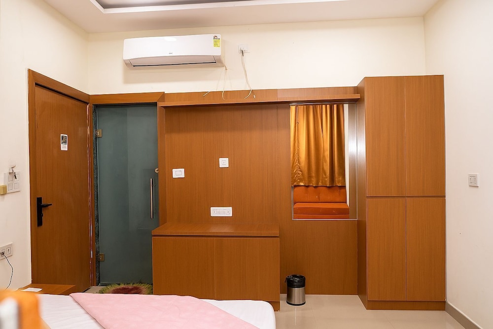 Hotel Grand Lucent