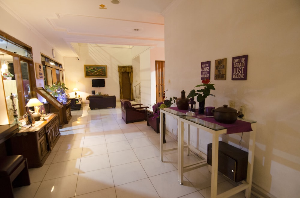 Fora Guest House Taman Lingkar