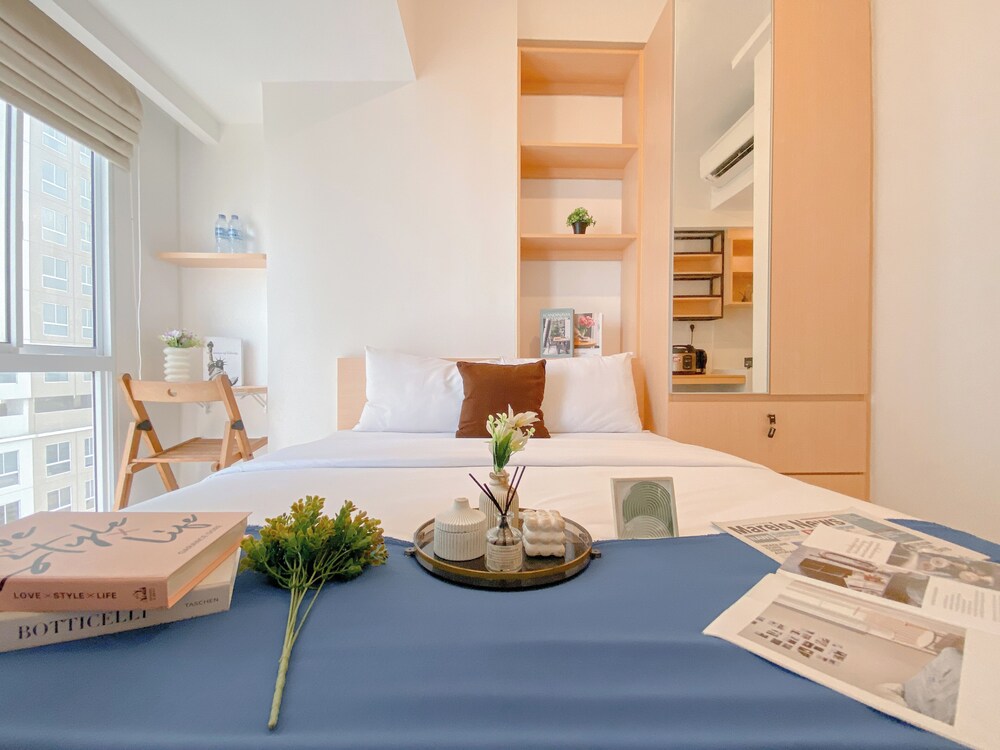 Minimalist Peach Touch Studio Apartment At Tokyo Riverside Pik 2