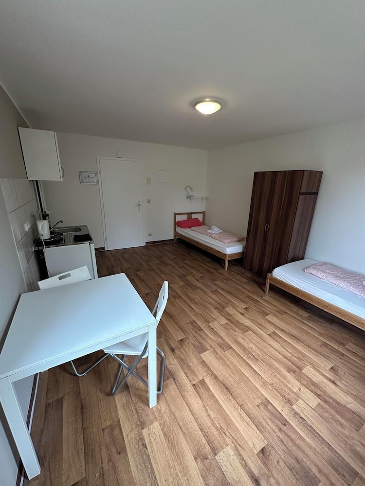 2-Rent Group Hostel Apartments HAN53