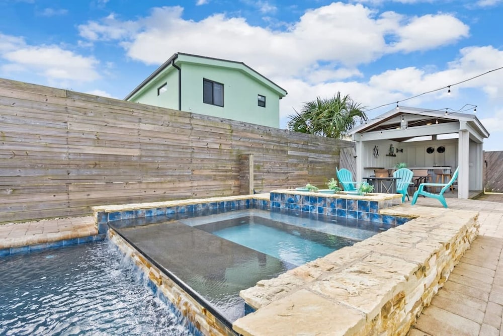100 Steps to Beach Pool Hot Tub BBQ Playground