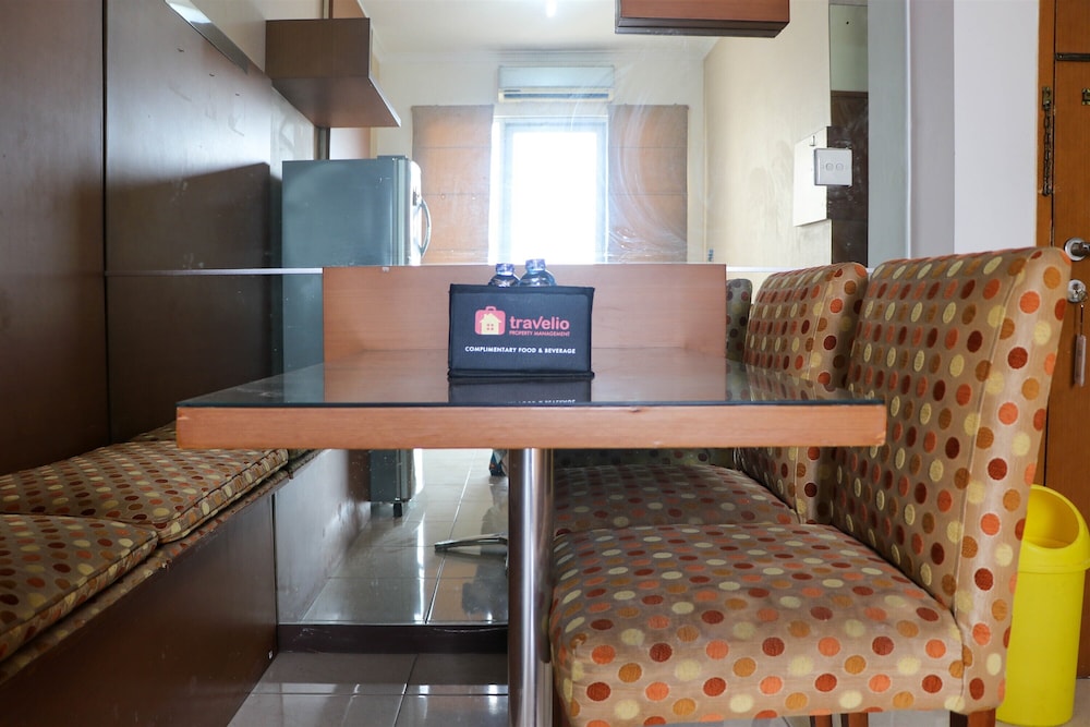 Strategic 2Br At Maple Park Sunter Apartment